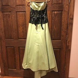 Jessica McClintock green gown w/ black lace